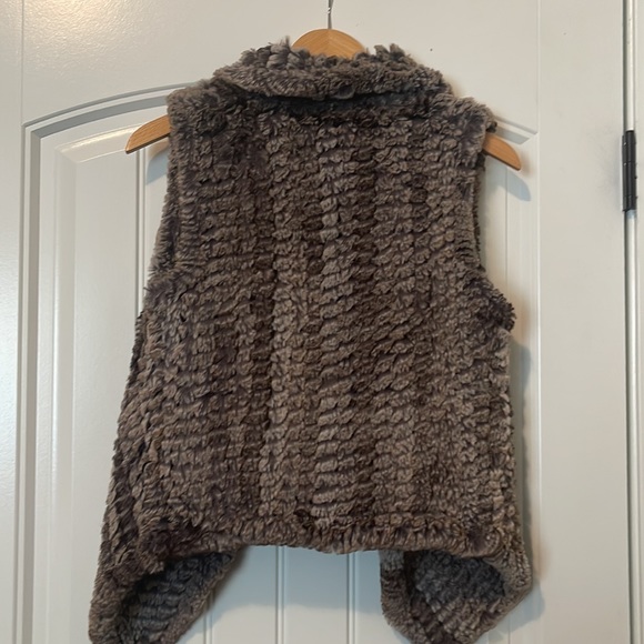 Faux Fur Vest - Picture 6 of 6